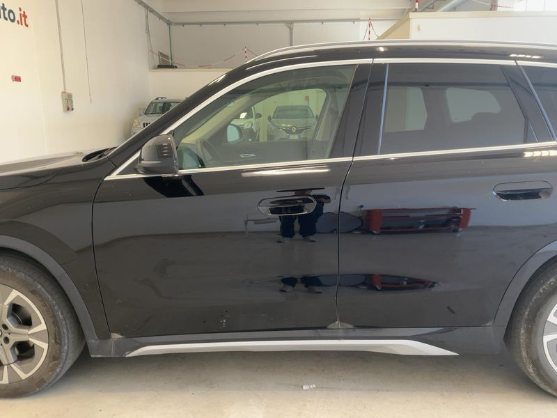 BMW iX1 eDrive 20 xLine — zdjęcie 4