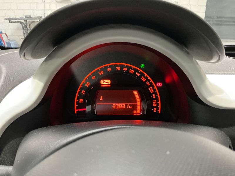 Renault Twingo 1.0 SCe Experience — zdjęcie 13