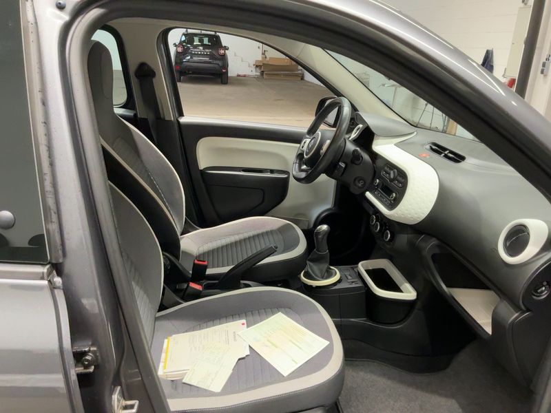 Renault Twingo 1.0 SCe Experience — zdjęcie 11