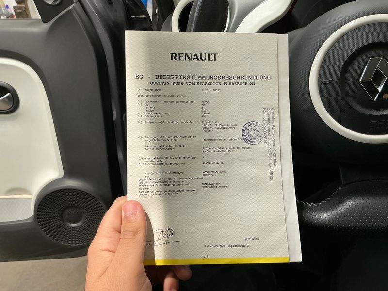 Renault Twingo 1.0 SCe Experience — zdjęcie 16