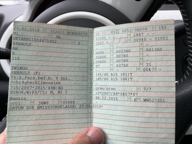 Renault Twingo 1.0 SCe Experience — zdjęcie 15