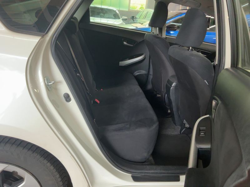 Toyota Prius 1.8 — zdjęcie 14