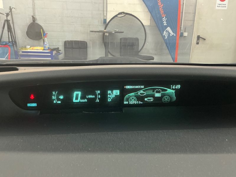 Toyota Prius 1.8 — zdjęcie 13