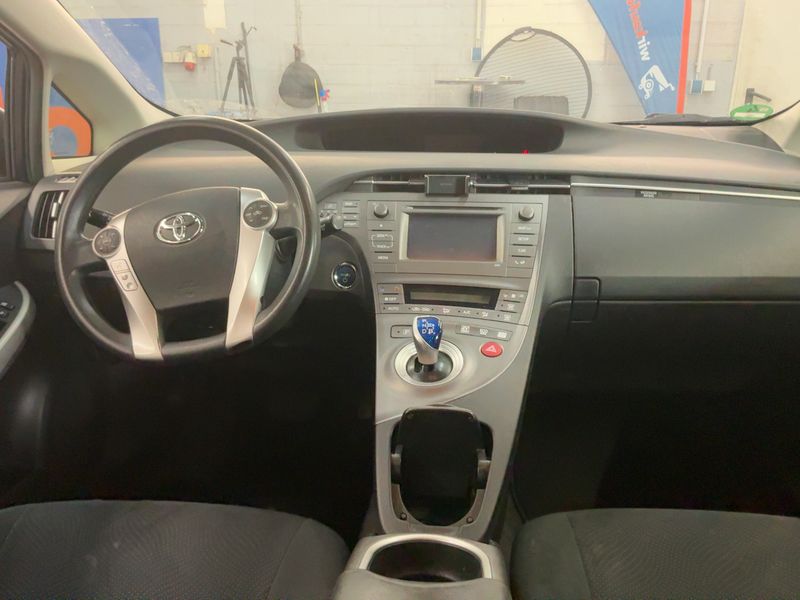 Toyota Prius 1.8 — zdjęcie 12
