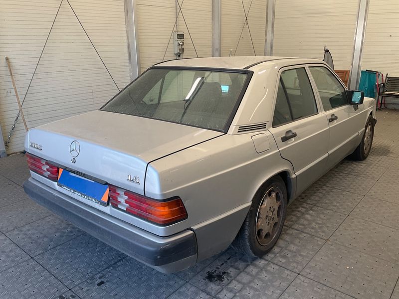 Mercedes-Benz 190/190 E 1.8 E — zdjęcie 2