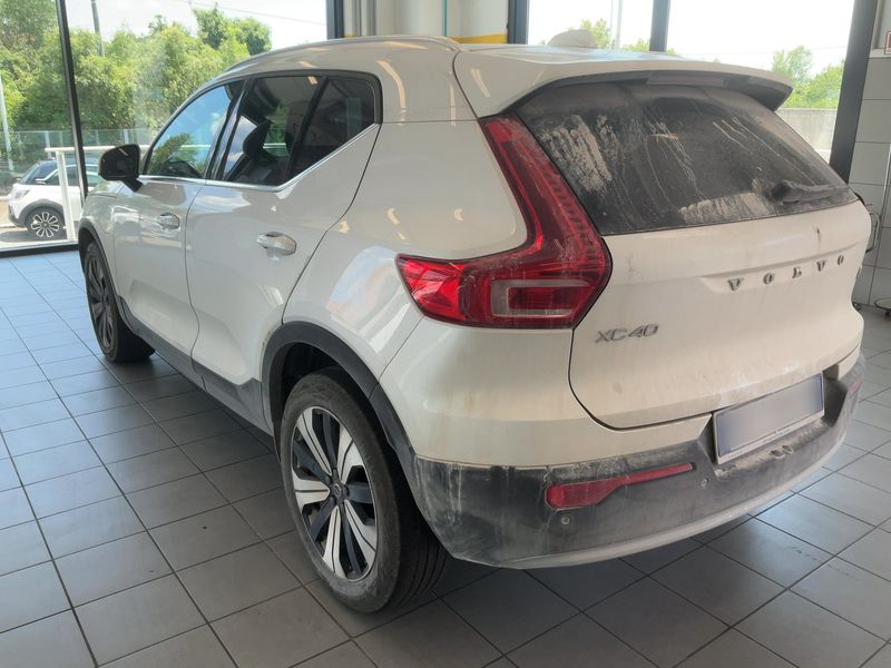 Volvo XC40 1.5 T4 Recharge Plug-in Hybrid Ultimate Bright 2WD 2022 – снимка 6