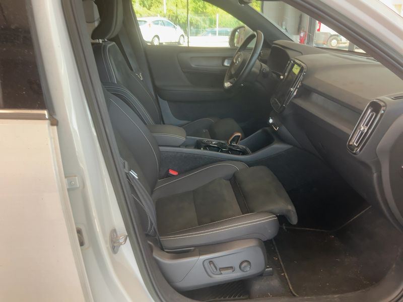 Volvo XC40 1.5 T4 Recharge Plug-in Hybrid Ultimate Bright 2WD 2022 – снимка 16