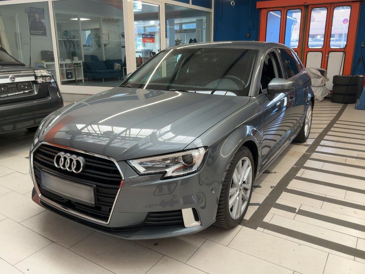 Audi A3 2017 — photo 1