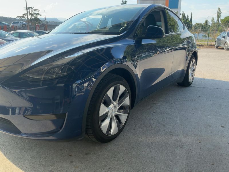 Tesla Model Y Standard Range — zdjęcie 2