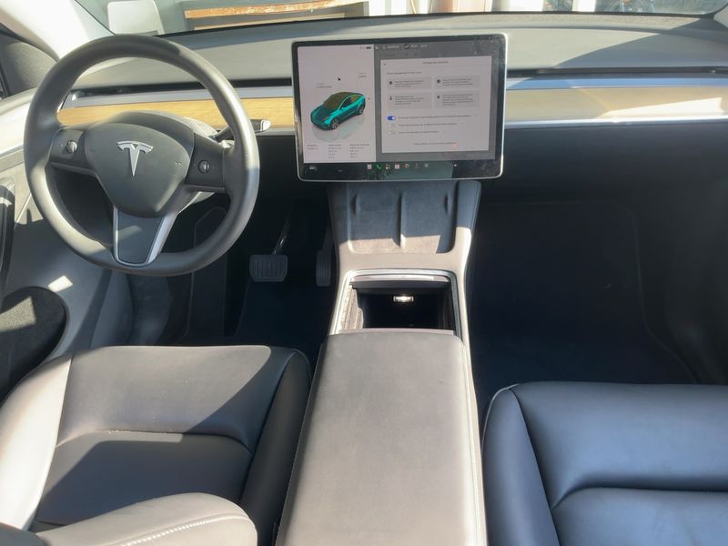 Tesla Model Y Standard Range — zdjęcie 12