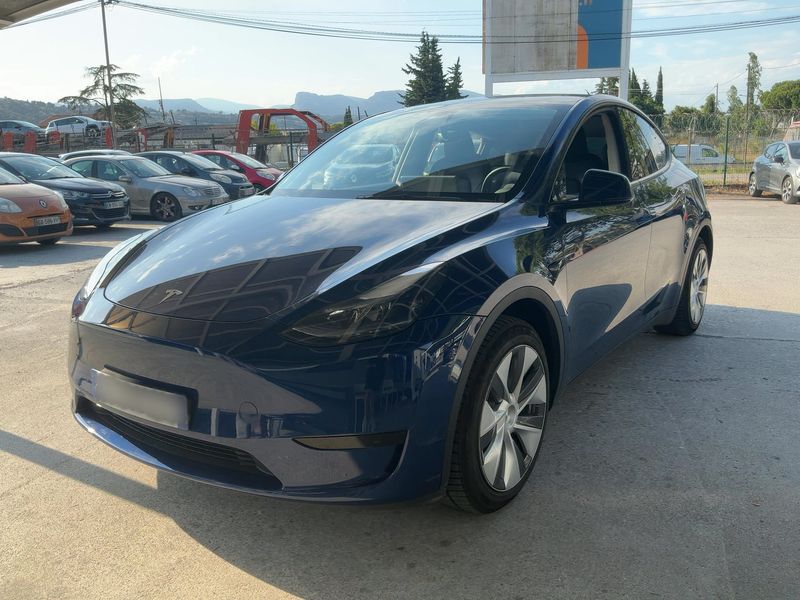 Tesla Model Y Standard Range — zdjęcie 1