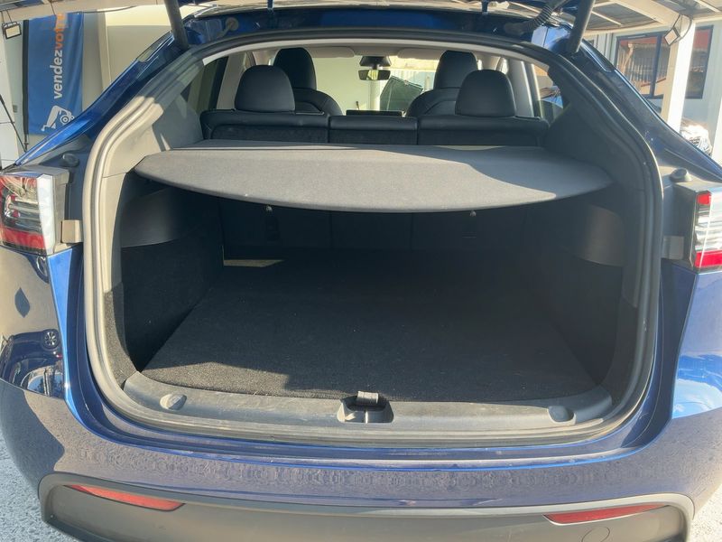 Tesla Model Y Standard Range — zdjęcie 10