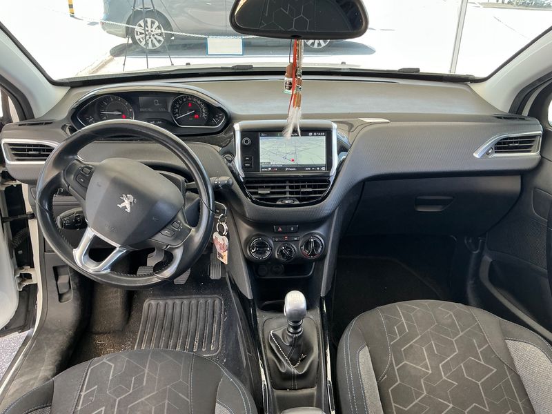 Peugeot 2008 1.2 PureTech Active — zdjęcie 12
