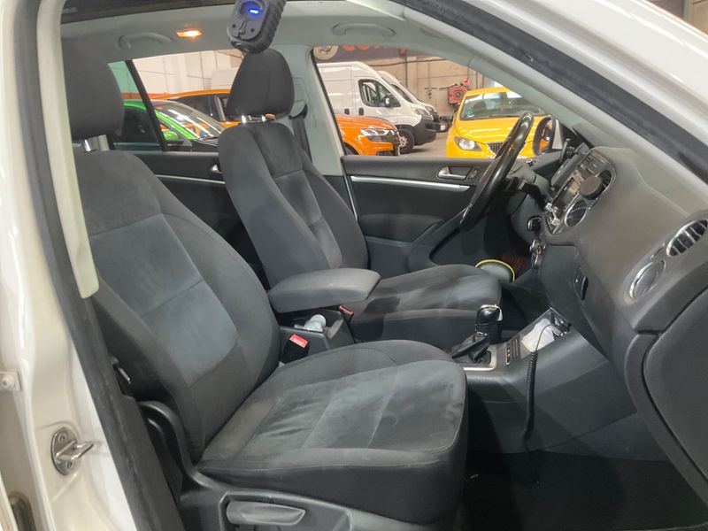 Volkswagen Tiguan 2.0 TDI Sport 4Motion BlueMotion Tech 2013 – снимка 16