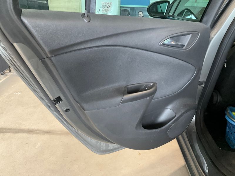 Opel Astra 1.6 CDTI DPF Österreich Edition Start/Stop 2018 – снимка 27