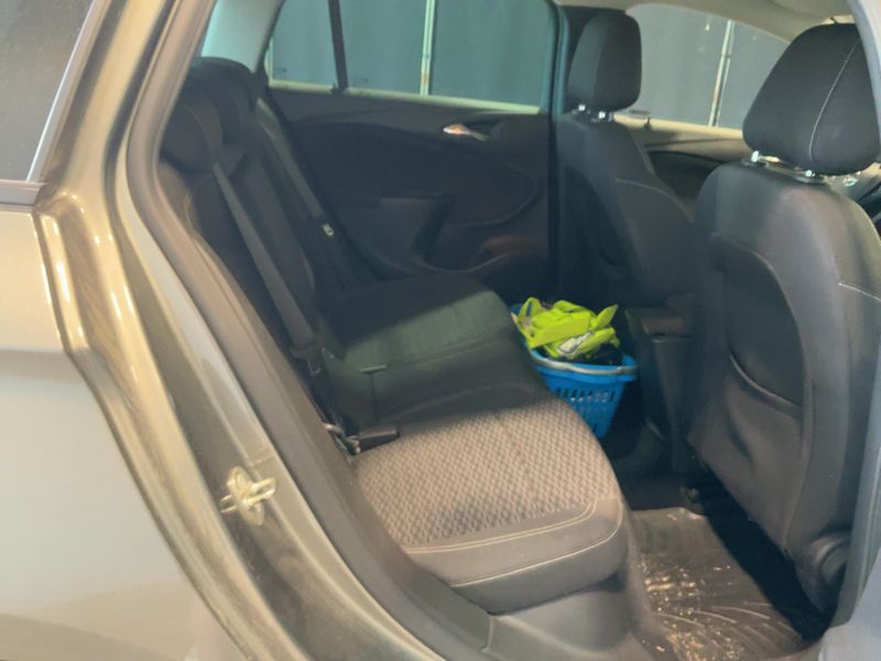 Opel Astra 1.6 CDTI DPF Österreich Edition Start/Stop 2018 – снимка 20