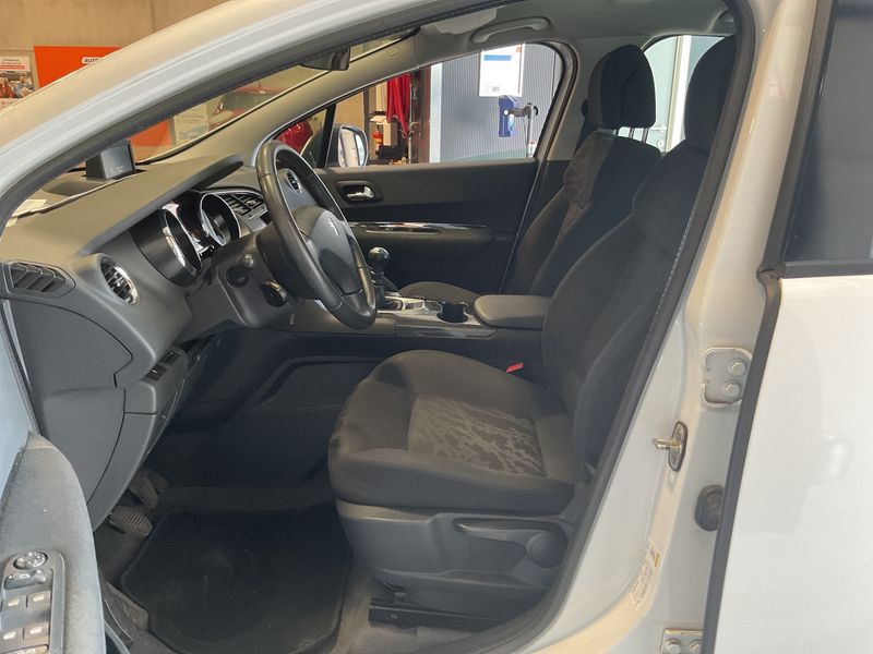 Peugeot 3008 1.6 HDi Active — zdjęcie 3