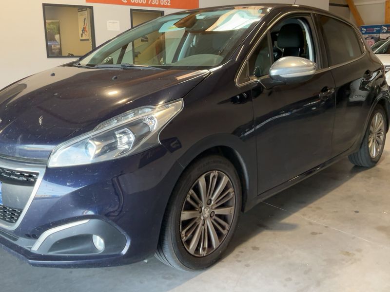 Peugeot 208 1.2 e-VTi Allure 2019 – снимка 2