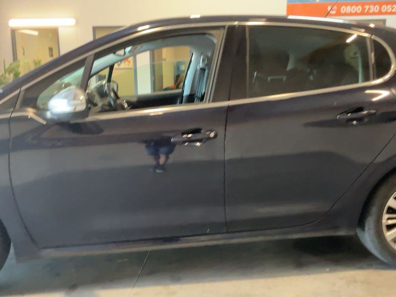 Peugeot 208 1.2 e-VTi Allure 2019 – снимка 4