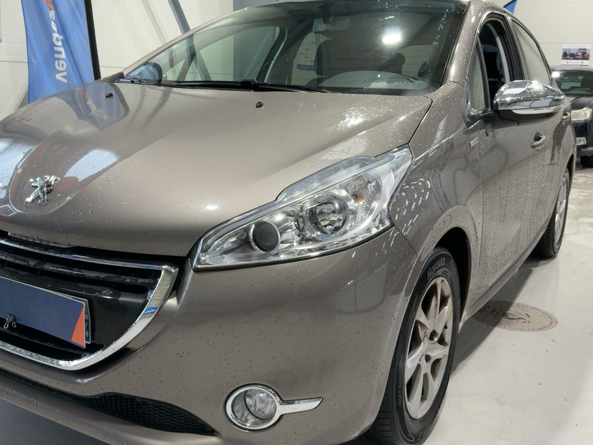 Peugeot 208 1.2 VTi Envy