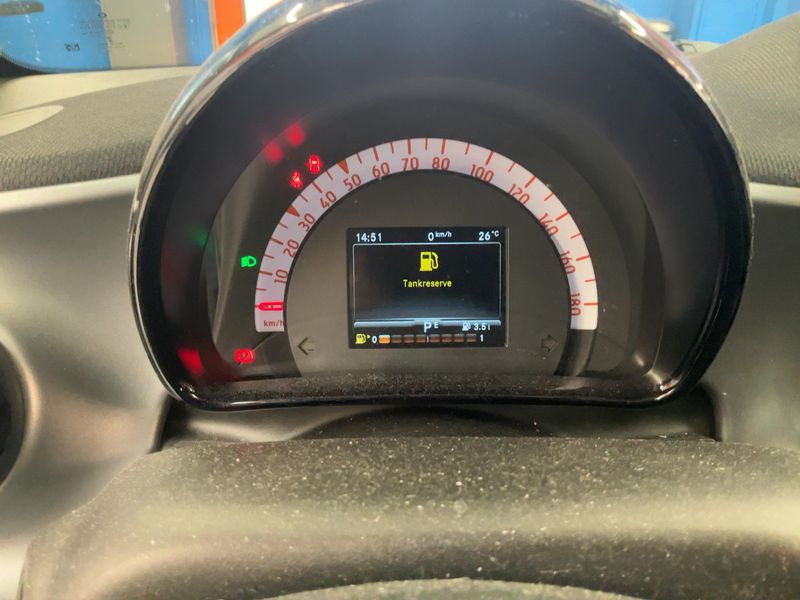 Smart fortwo 0.9 Turbo Basis passion 2019 – снимка 18