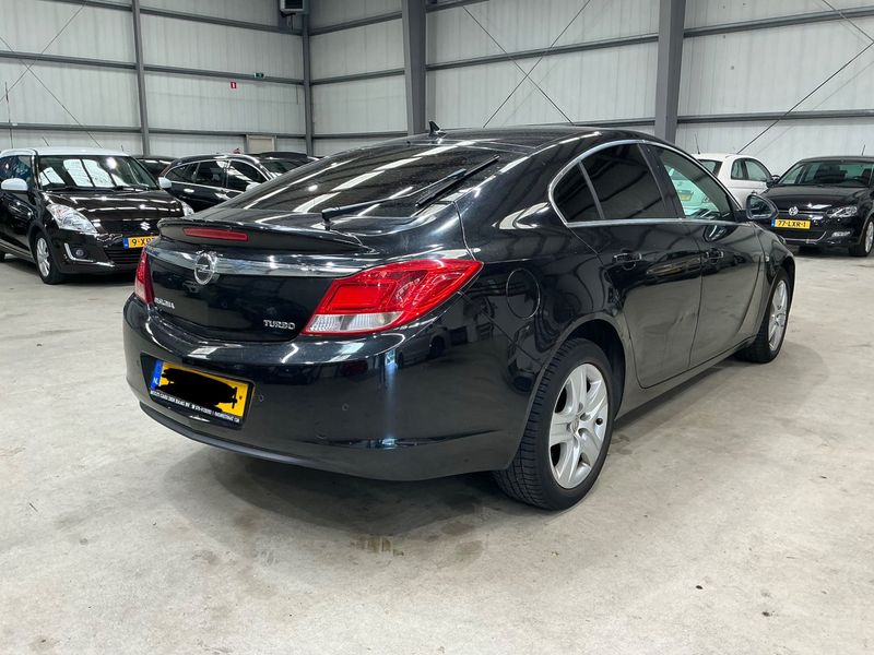 Opel Insignia 1.6 Turbo Design Edition — zdjęcie 2