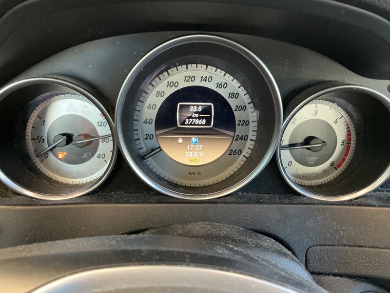 Mercedes-Benz C-Klasse C 220 CDI BlueEfficiency Avantgarde — zdjęcie 4