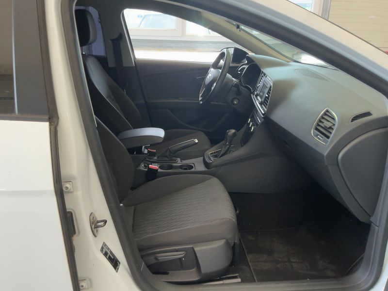 Seat Leon 1.6 TDI Style — zdjęcie 11