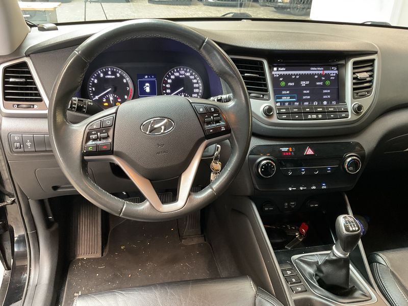 Hyundai Tucson 1.6 Comfort 2WD — zdjęcie 12