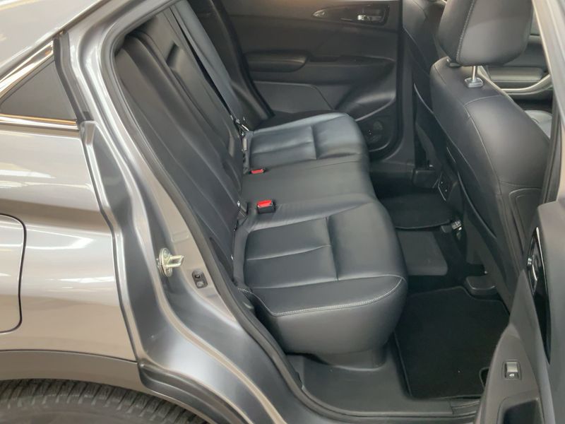 Mitsubishi Eclipse Cross 2.4 Plug-in Hybrid Top 4WD — zdjęcie 14