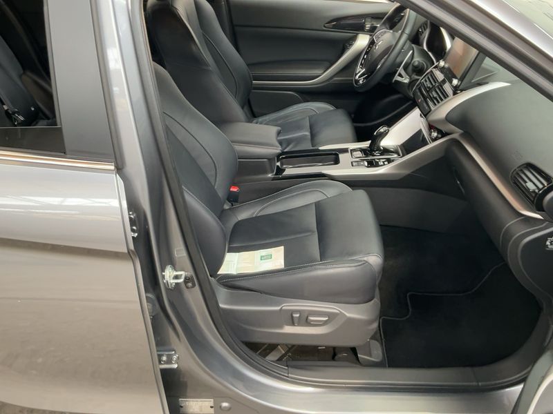 Mitsubishi Eclipse Cross 2.4 Plug-in Hybrid Top 4WD — zdjęcie 11