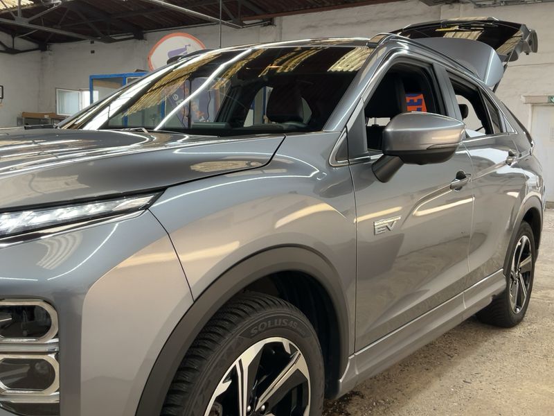 Mitsubishi Eclipse Cross 2.4 Plug-in Hybrid Top 4WD — zdjęcie 2