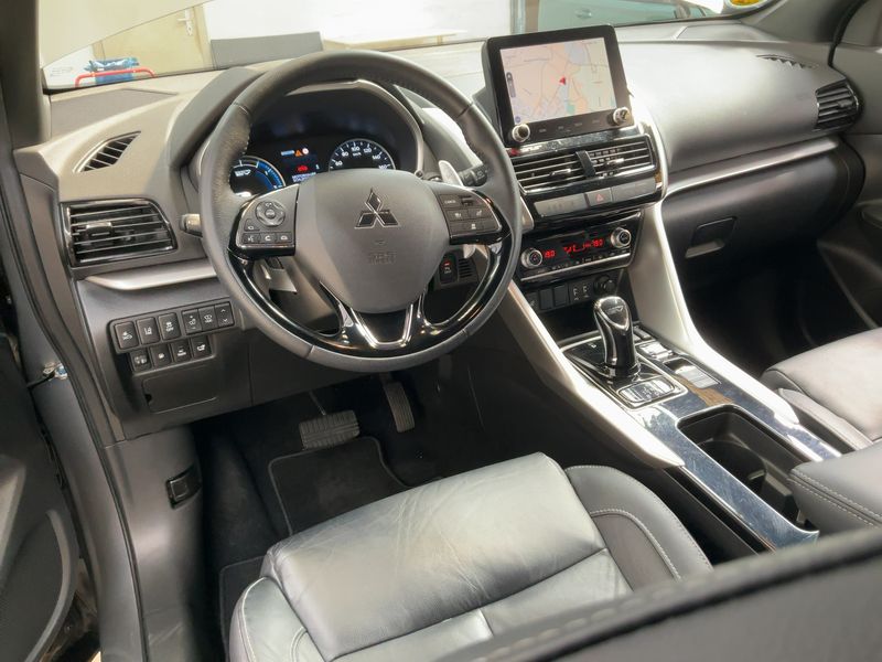 Mitsubishi Eclipse Cross 2.4 Plug-in Hybrid Top 4WD — zdjęcie 12