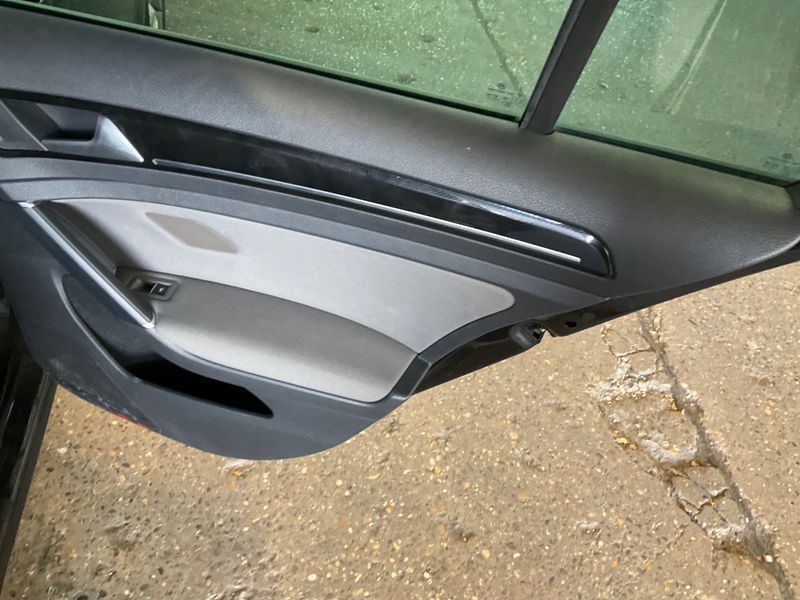 Volkswagen Golf VII 2.0 TDI Highline BlueMotion Tech 2013 – снимка 26