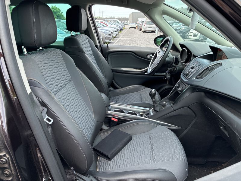 Opel Zafira Tourer 1.4 Turbo Innovation 2015 – снимка 10
