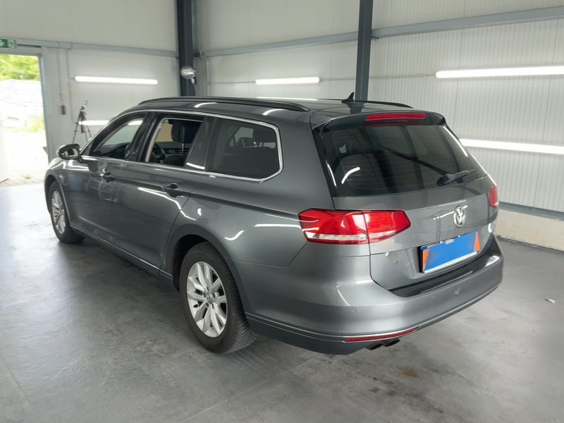 Volkswagen Passat 1.8 TSI Comfortline BlueMotion Tech — zdjęcie 3