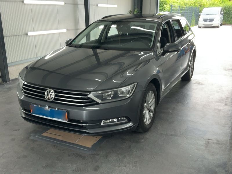 Volkswagen Passat 1.8 TSI Comfortline BlueMotion Tech — zdjęcie 1