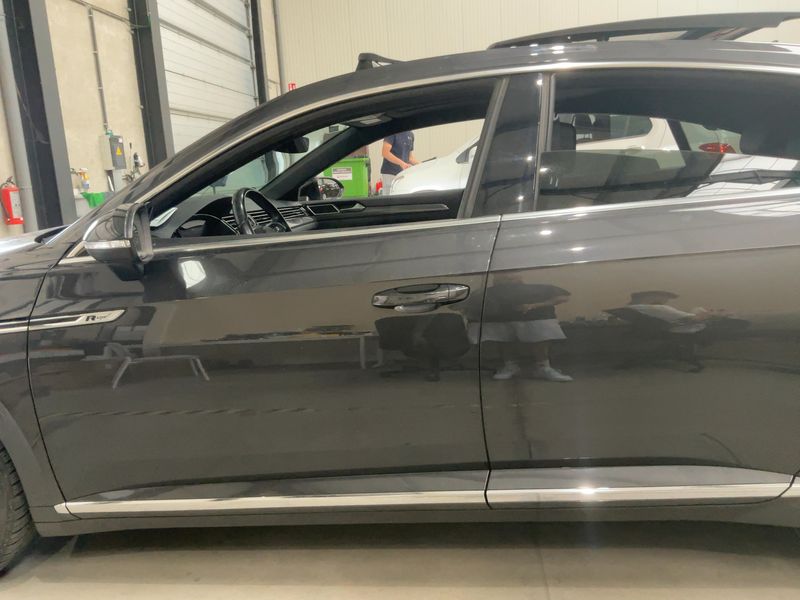 Volkswagen Arteon 2.0 TSI R-Line — zdjęcie 4