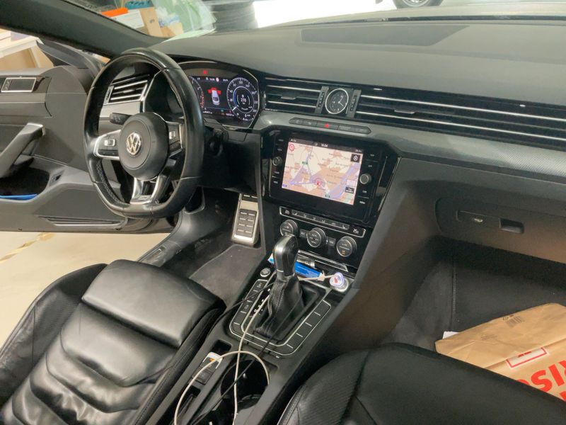 Volkswagen Arteon 2.0 TSI R-Line — zdjęcie 12