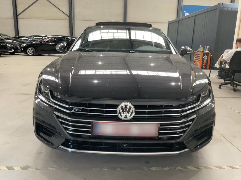 Volkswagen Arteon 2.0 TSI R-Line — zdjęcie 9