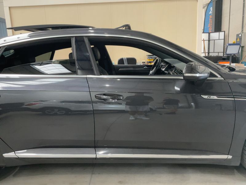 Volkswagen Arteon 2.0 TSI R-Line — zdjęcie 7