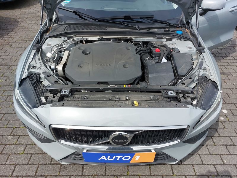 Volvo V60 2.0 B4 Mild-Hybrid Core — zdjęcie 8