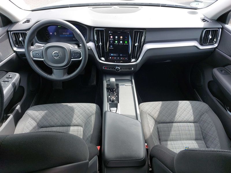Volvo V60 2.0 B4 Mild-Hybrid Core — zdjęcie 11