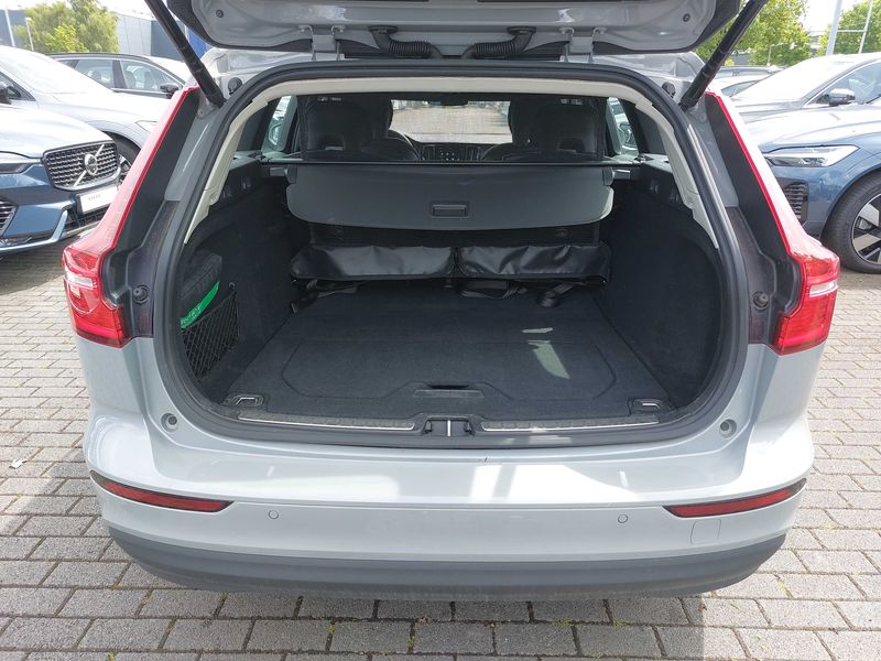 Volvo V60 2.0 B4 Mild-Hybrid Core — zdjęcie 9