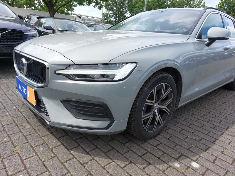 Volvo V60 2.0 B4 Mild-Hybrid Core — zdjęcie 2