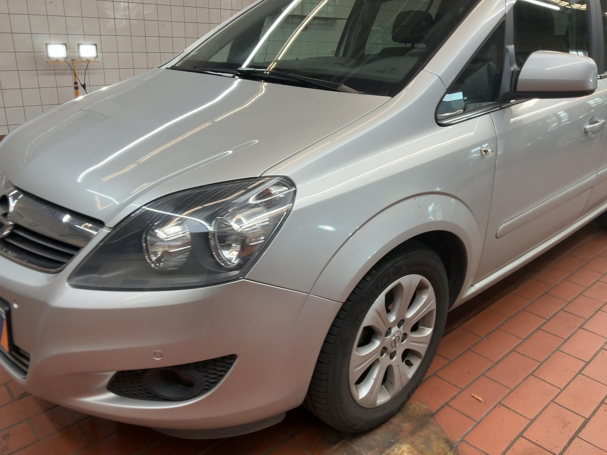 Opel Zafira 1.8 Design Edition