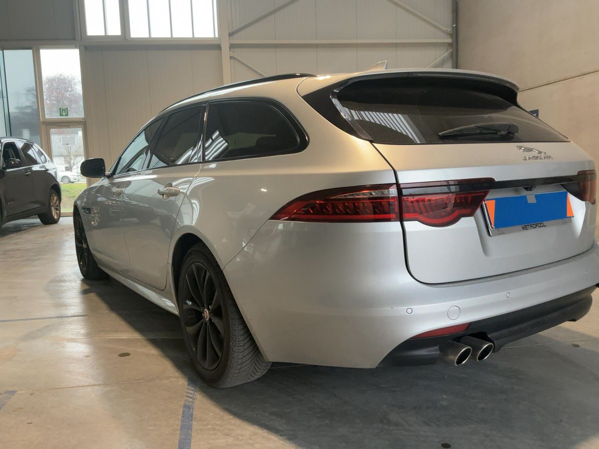 Jaguar XF 2018 — photo 7