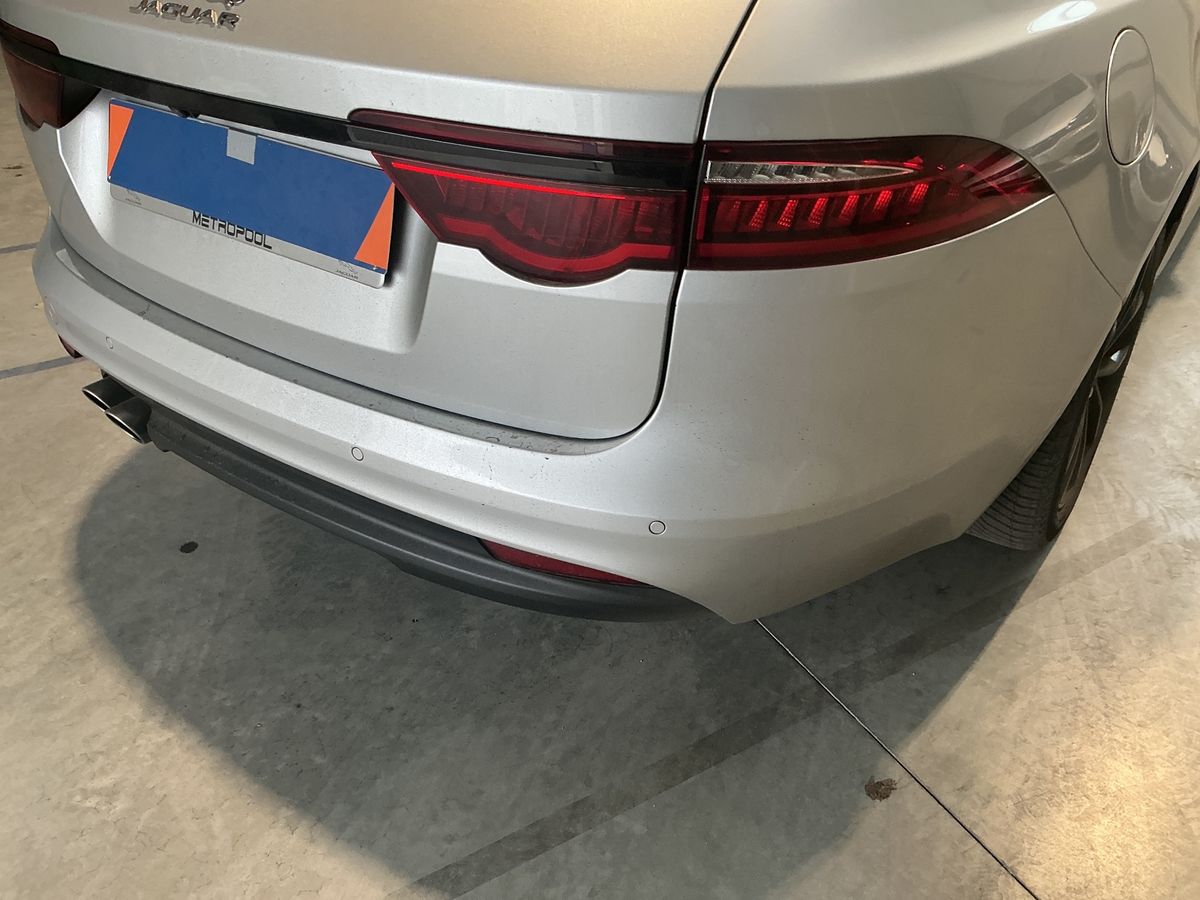Jaguar XF 2018 — photo 3