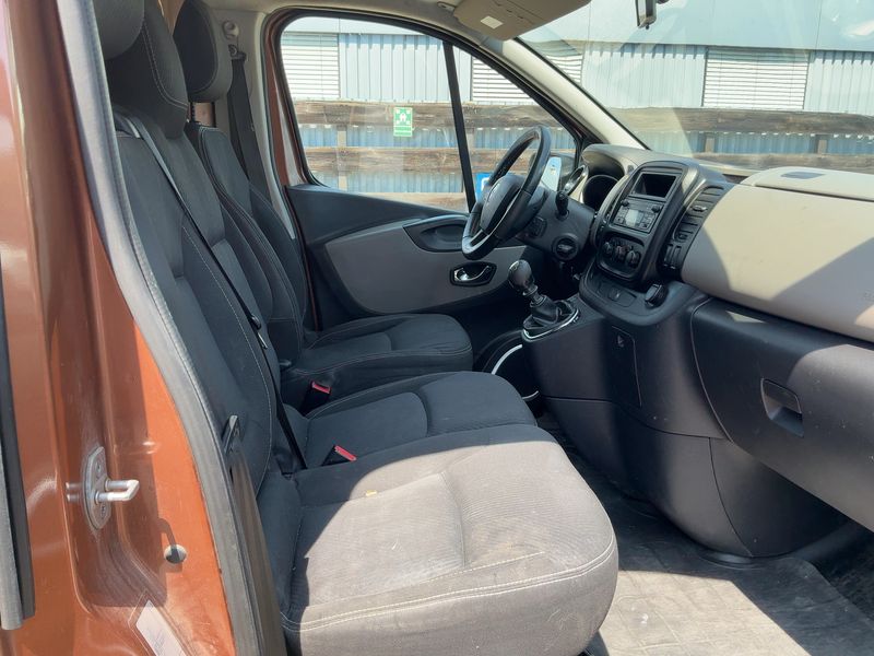 Renault Trafic 1.6 dCi Energy L2H2 2,9t Komfort 2016 – снимка 17