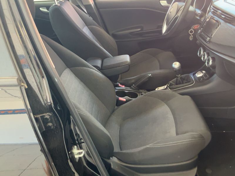 Alfa Romeo Giulietta 1.6 JTD Basis — zdjęcie 11